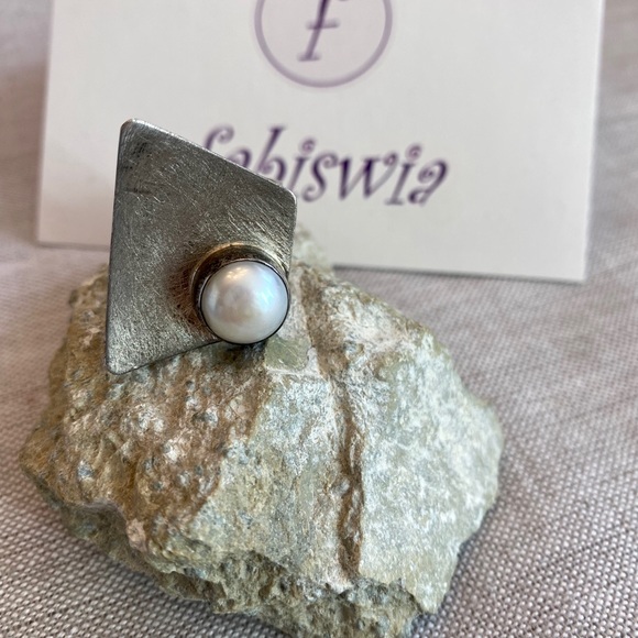 Ring - Picture 5 of 5